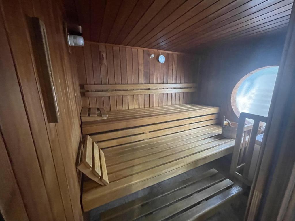 Le Victoria, Elegant T2 Au Bord Des Plages, Piscine, Sauna Menton Bagian luar foto