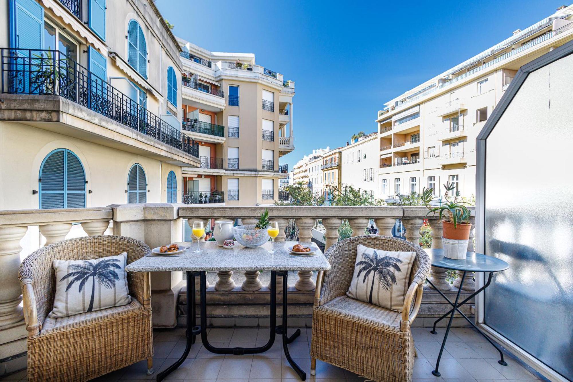 Le Victoria, Elegant T2 Au Bord Des Plages, Piscine, Sauna Menton Bagian luar foto